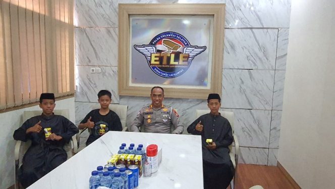 					Tiga Anak Langgar Lalu Lintas di Makassar, Ditlantas Polda Sulsel Beri Pembinaan Humanis