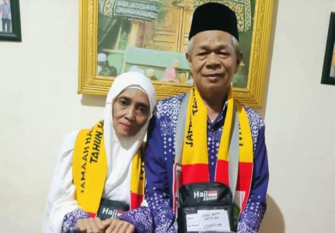 					Almarhum A. Ambo Bennu bersama Istri Sebelum Berangkat ke Tanah Suci Mekah. (Foto: Istimewa)