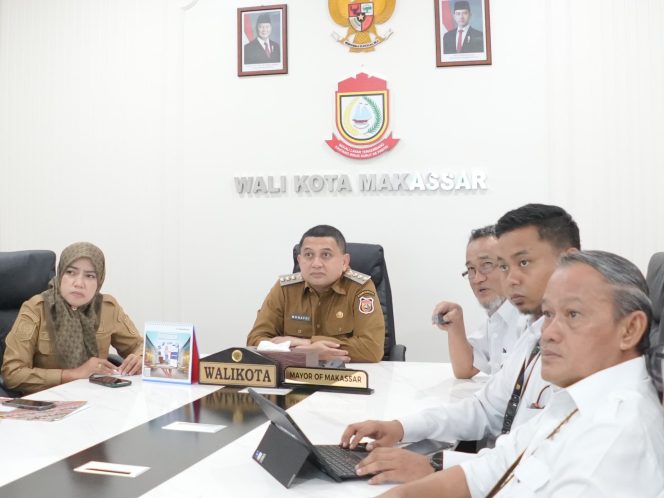 					Wali Kota Munafri Arifuddin bersama Balai Besar Wilayah Sungai (BBWS) Pompengan Jeneberang membahas serius solusi persoalan banjir di Balaikota (dok.)