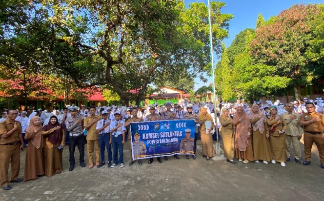 					Police Go To School, Satlantas Polres Bulukumba Edukasi Pelajar Tentang Keselamatan Berlalu Lintas