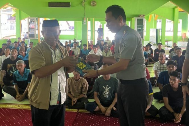 					Lapas Maros Terima Wakaf 230 Al-Quran dari Yayasan Amal Islam, Dukung Pembinaan Spiritual Warga Binaan