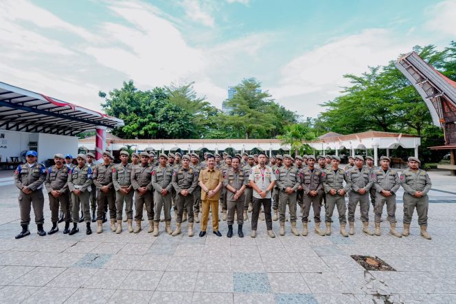 					Andi Sudirman Lepas 58 Personel Satpol PP Pemprov Amankan PSU Pilkada Palopo