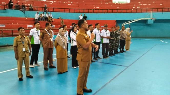 					Sekretaris Kesbangpol Sulsel Ansyar saat memantau pelaksanaan seleksi Pasukan Pengibar Bendera Pusaka (Paskibraka) tingkat Provinsi di GOR Sudiang (dok.)