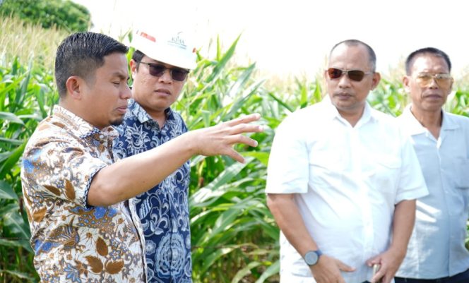 					Tasming Hamid Bersama Komisaris PT KIMA dan Ketua Tim PT KBI. (Foto: Ist/ Humas)