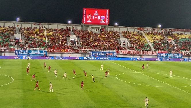 					Laga PSM Makassar vs Persita Tangerang di Stadion GBH Parepare. (Foto: Berita.News/ Wahyu)