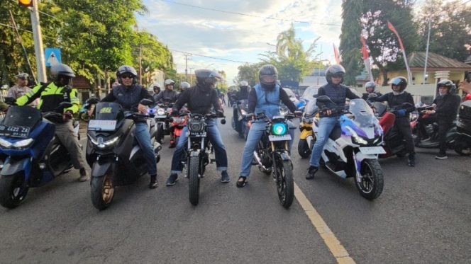 					Rombongan Touring Merah Putih Star dari Sinjai Menuju Makassar. (Foto: Istimewa)