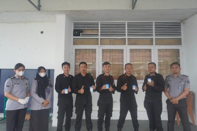 					Lapas Maros Gelar Tes Urine Mendadak, Seluruh Petugas Negatif Narkoba