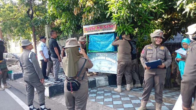 					Penertiban PKL Oleh Satpol PP Parepare. (Foto: Berita.News/ Wahyu)