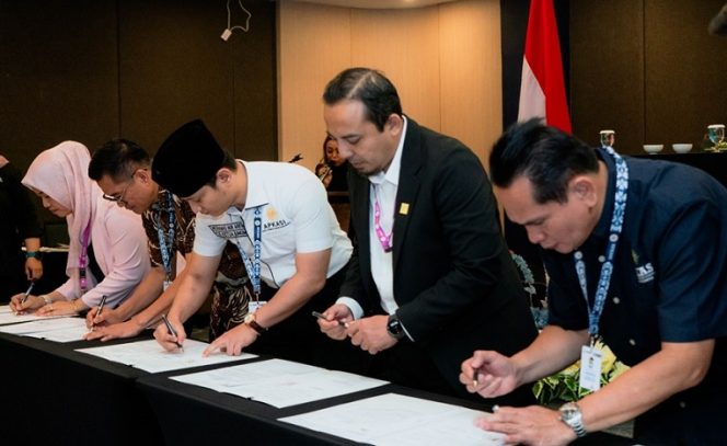 					Gerak Cepat PLN Icon Plus SBU Sulawesi & IBT Lakukan MoU Sinergi Percepatan Wujudkan Akselerasi Digital and Green Lifestyle Enable pada Kegiatan Musyawarah Nasional APKASI ke VI