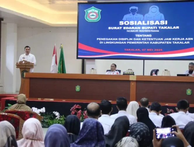 					Sekda Takalar Buka Sosialisasi Ketentuan Jam Kerja ASN