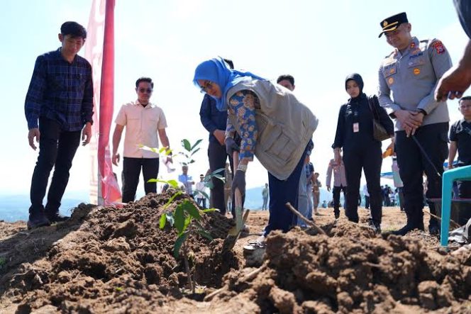 					Bupati Husniah Apresiasi Langkah KKSS Bangun Sekolah Unggulan Pertama di Gowa 