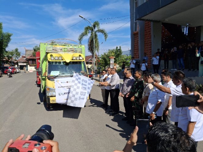 					Pelepasan Bantuan Pangan Beras Bulog untuk Warga Bulukumba. (Foto: Berita.News/ Syarif)