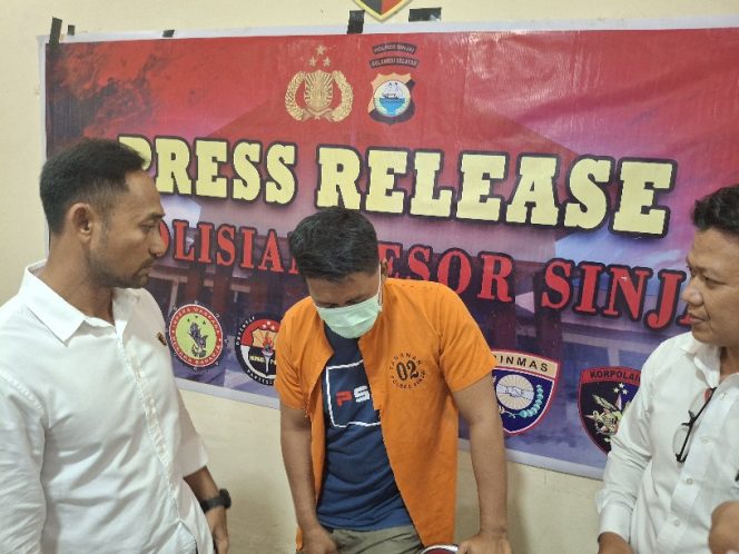 					Tersangka Tamsir saat Memberikan Keterangan di Ruang Gelar Perkara Satreskrim Polres Sinjai. (Foto: Berita.News/ Syarif)