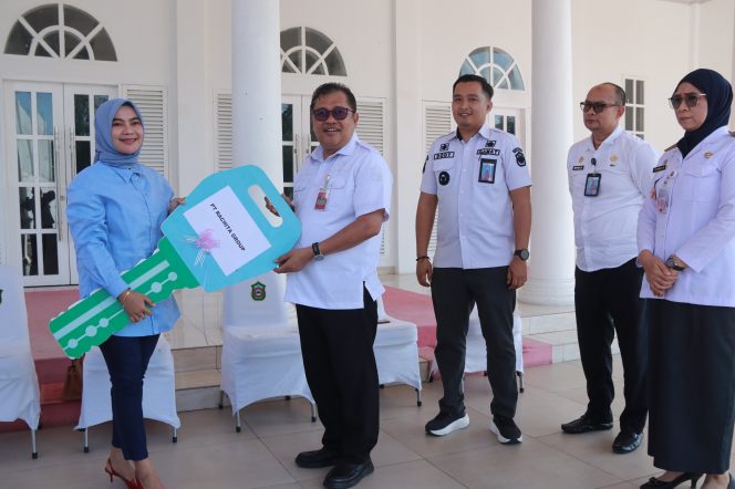 					Wujudkan Takalar Bersih, Bupati Takalar Terima Bantuan CSR dari PT. Rachita Group