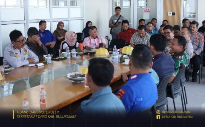 					Ketua DPRD Bulukumba Hadiri Dua Agenda Strategis, Tegaskan Komitmen Legislator Dukung Pembangunan