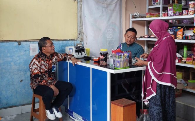 					Kunjungan Pimca BRI Sinjai ke Agen BRILink. (Foto: Istimewa)