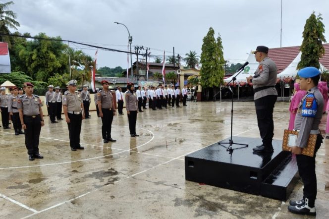 					Upacara Kenaikan Pangkat Personel Polres Sinjai. (Foto: Istimewa)