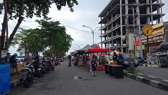 					280 UMKM Lokal Ramaikan Car Free Night di PantaiKu Parepare