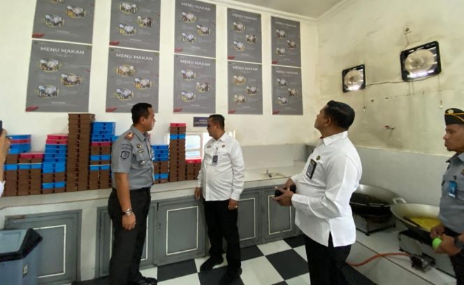 					Kakanwil Ditjenpas Tinjau Program Pembinaan di Rutan Sinjai