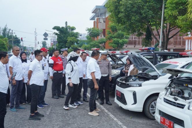 					Ratusan Ambulans Desa Diperiksa Serentak di Bulukumba, Bupati: Harus Dirawat dan Digunakan Secara Bertanggung Jawab