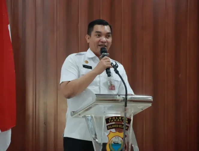 					Buka Seminar Hukum “Pencegahan Kekerasan Terhadap Perempuan dan Anak”, Sekda Takalar : Pendekatan Keluarga dan Edukasi ke Masyarakat Sangat Penting