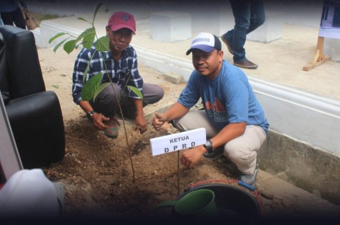 					Anggota DPRD Bulukumba Hadiri Aksi Tanam Pohon Peringati Hapernas 2025