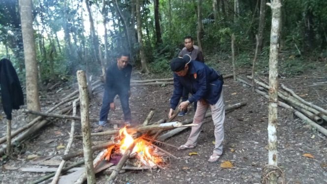 					Pelaku Kabur, Arena Sabung Ayam di Sinjai Timur Ludes Dibakar Polisi
