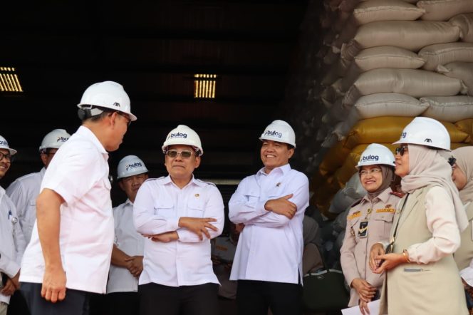 					Kepala Barantin Dampingi Komisi IV DPR RI Tinjau Mutu Hasil Perikanan dan Stok Pangan di Makassar