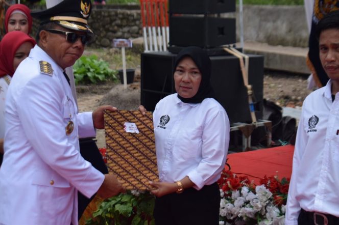 					Bupati Andi Utta Serahkan SK Remisi ke WBP Lapas Bulukumba. (Foto: Istimewa)