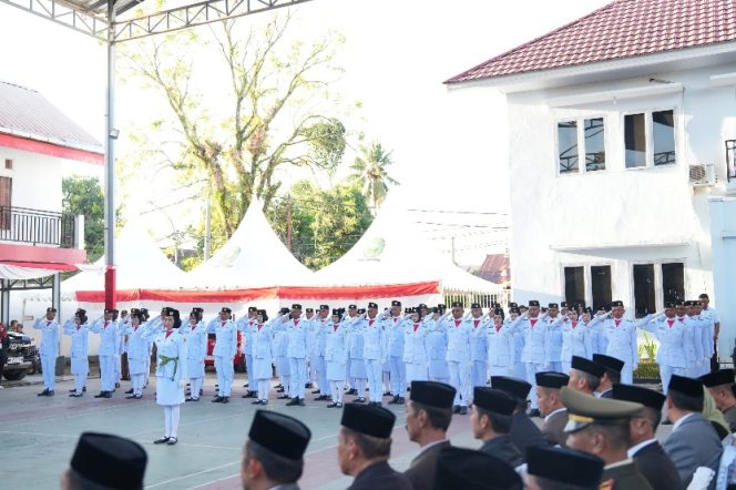 					70 Peserta Didik Resmi Dikukuhkan Bupati Jadi Paskibraka Sinjai 2025