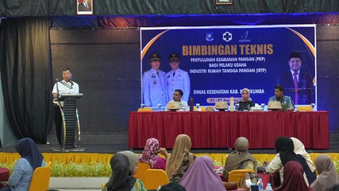 					Bupati Andi Utta Saat Membuka Bimbingan Teknis Penyuluhan Keamanan Pangan yang digelar Dinas Kesehatan Bulukumba. (Foto: Istimewa)