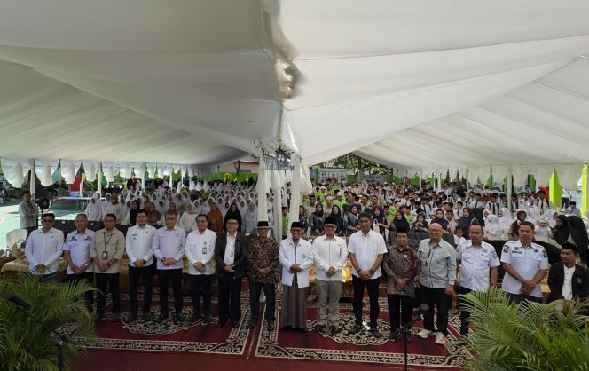 					OJK Edukasi Santri Pondok Pesantren Al Amir Fil Jannah Bone Melek Keuangan