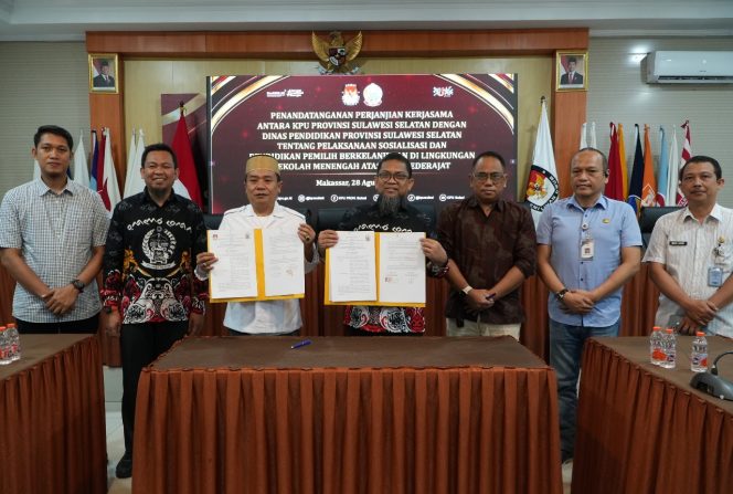 					28 Agustus 2025 - Penandatanganan Perjanjian Kerjasama antara KPU Provinsi Sulawesi Selatan dengan Dinas Pendidikan Provinsi Sulawesi Selatan tentang Sosialisasi dan Pendidikan Pemilih Berkelanjutan pada Sekolah Menengah Atas atau Sederajat se Sulawesi Selatan (dok)