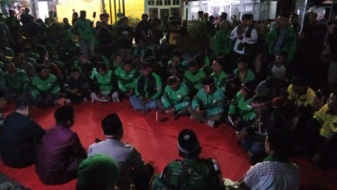 					Aksi Damai Ojol Parepare: Doa, Lilin, dan Tuntutan Keadilan untuk Affan Kurniawan