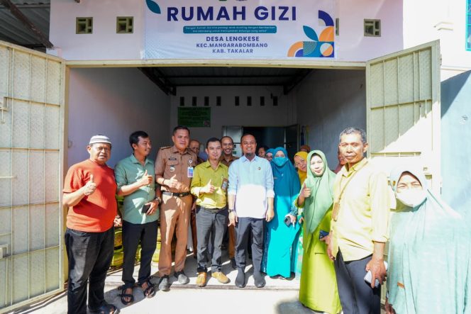					Gubernur Sulsel Andi Sudirman tinjau Rumah Gizi (dok)