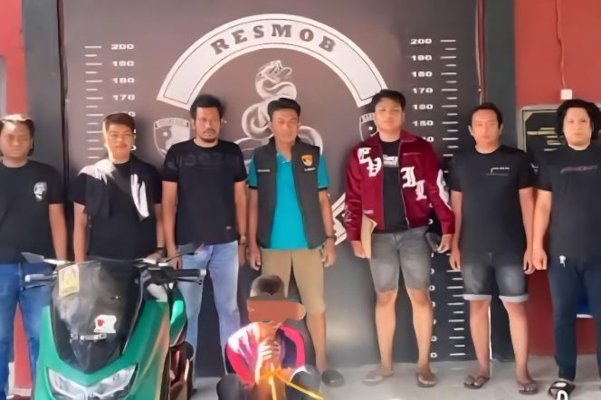 					Terduga Pelaku Penggelapan Motor Dijemput Tim Resmob Polres Sinjai di Luwu Utara. (Foto: Istimewa)