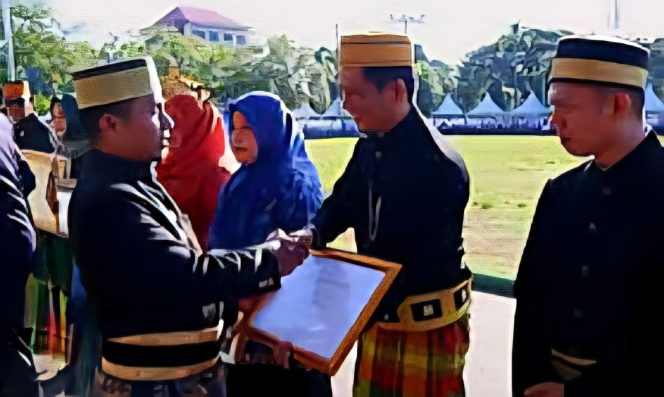 					Wali Kota Parepare Pimpin Upacara Hardiknas 2025, Tegaskan Pendidikan sebagai Hak Asasi