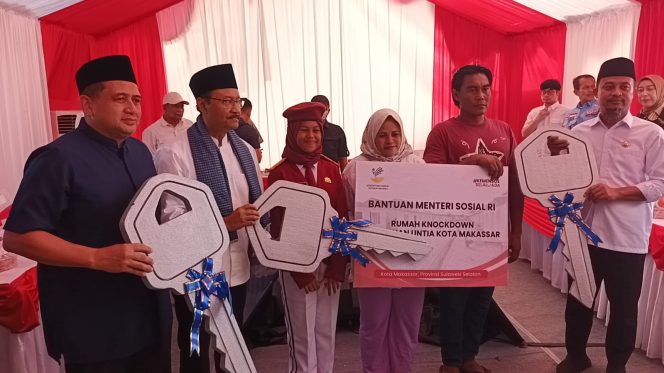 					Gus Ipul Resmikan Hunian Baru Naila dan Tetangganya di Makassar