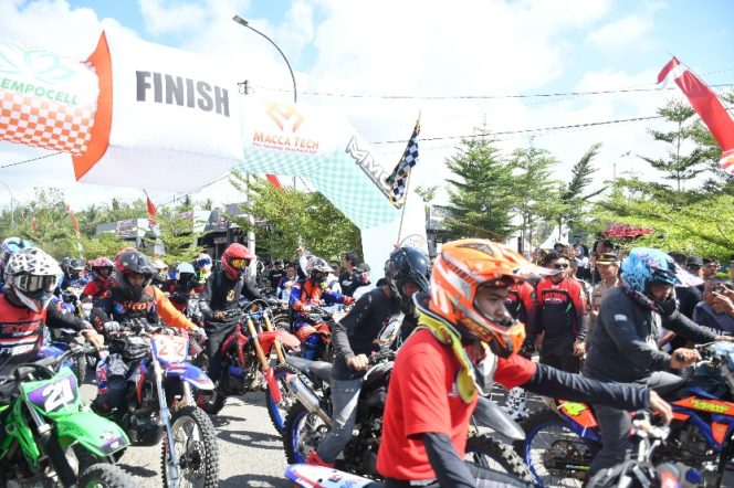 					Pelepasan Peserta Latber Motor Trail Jelajah Alam Sinjai Bersatu. (Foto: Istimewa)