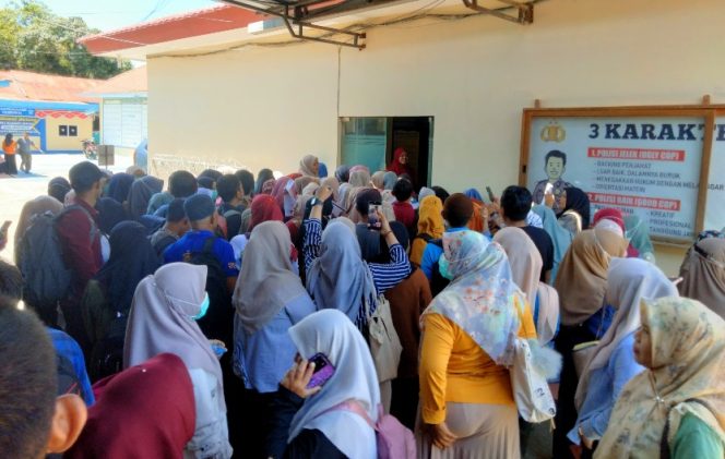 					Pemohon SKCK di Polres Sinjai. (Foto: Berita.News/ Syarif)