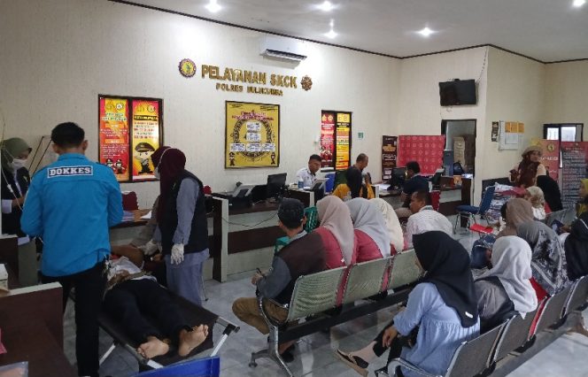 					Operator SKCK Polres Bulukumba Drop Saat Pelayanan. (Foto: Istimewa)