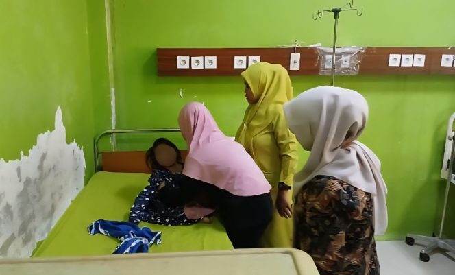 					Bocah Lumpuh Layu di Sinjai Dirawat di RSUD. (Foto: Istimewa)