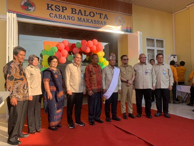 					Peresmian Kantor Cabang Koperasi Simpan Pinjam (KSP) Balo'ta di Kota Makassar dihadiri Sekretaris Menteri Koperasi RI Ahmad Zabadi (dok)