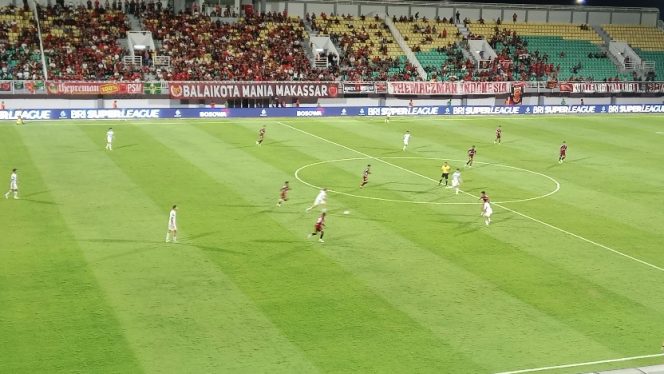 					Laga PSM Makassar Vaa PSIM Yogyakarta di Stadion GBH Parepare. (Foto: Berita.News)