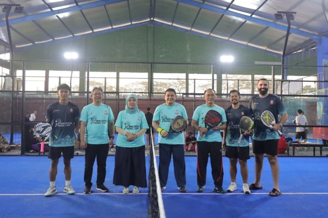 					Padel Cup 2025, Walikota Munafri dan Kepala BKN Prof Zudan Adu Ketangkasan