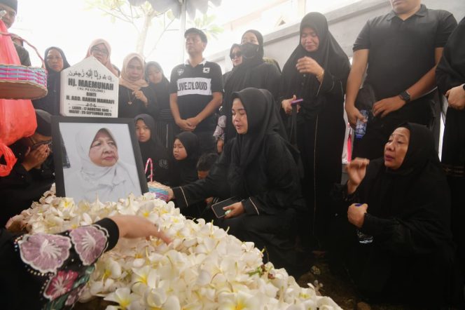 					Prosesi Pemakaman Ibunda Wagub Sulsel di Sidrap Penuh Khidmat dan Haru