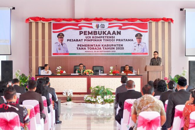 					Sekda Sulsel Pimpin Uji Kompetensi Eselon II Tana Toraja