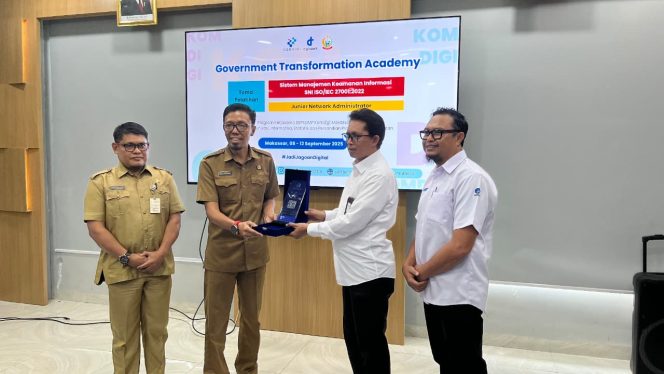 					Sekretaris Diskominfo SP Sulsel Sultan Rakib saat membuka Pelatihan ASN di BBPSDM Komdigi Makassar (dok)