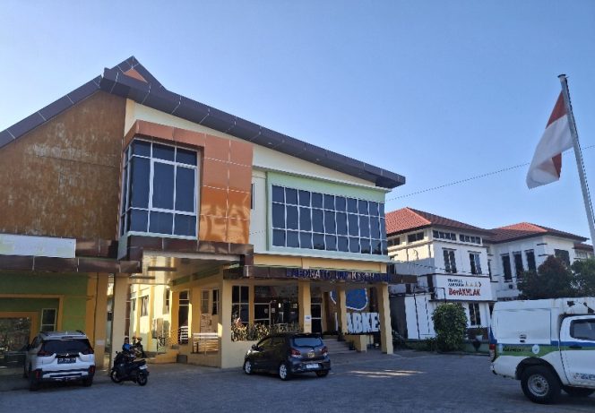 					Gedung Laboratorium Kesehatan Masyarakat Dinkes Sinjai. (Foto: Berita.News)