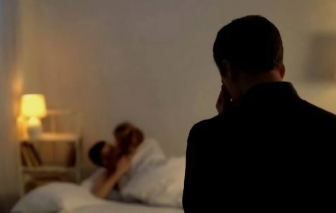 					Ilustrasi Kepergok Selingkuh. (Foto: Shutterstock)